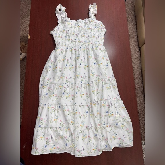 Tullabee Dresses & Skirts - Elegant Floral White Midi Dress